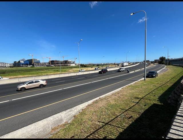 81M² BUSINESS TO LET IN MAITLAND